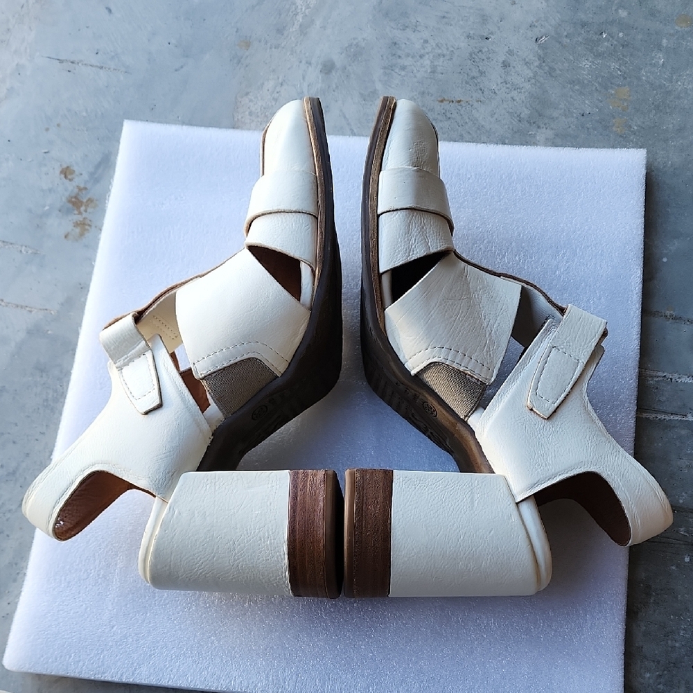 A.S.98 Emery Pump In Milk Heeled Sandals - Picture 12 of 15
